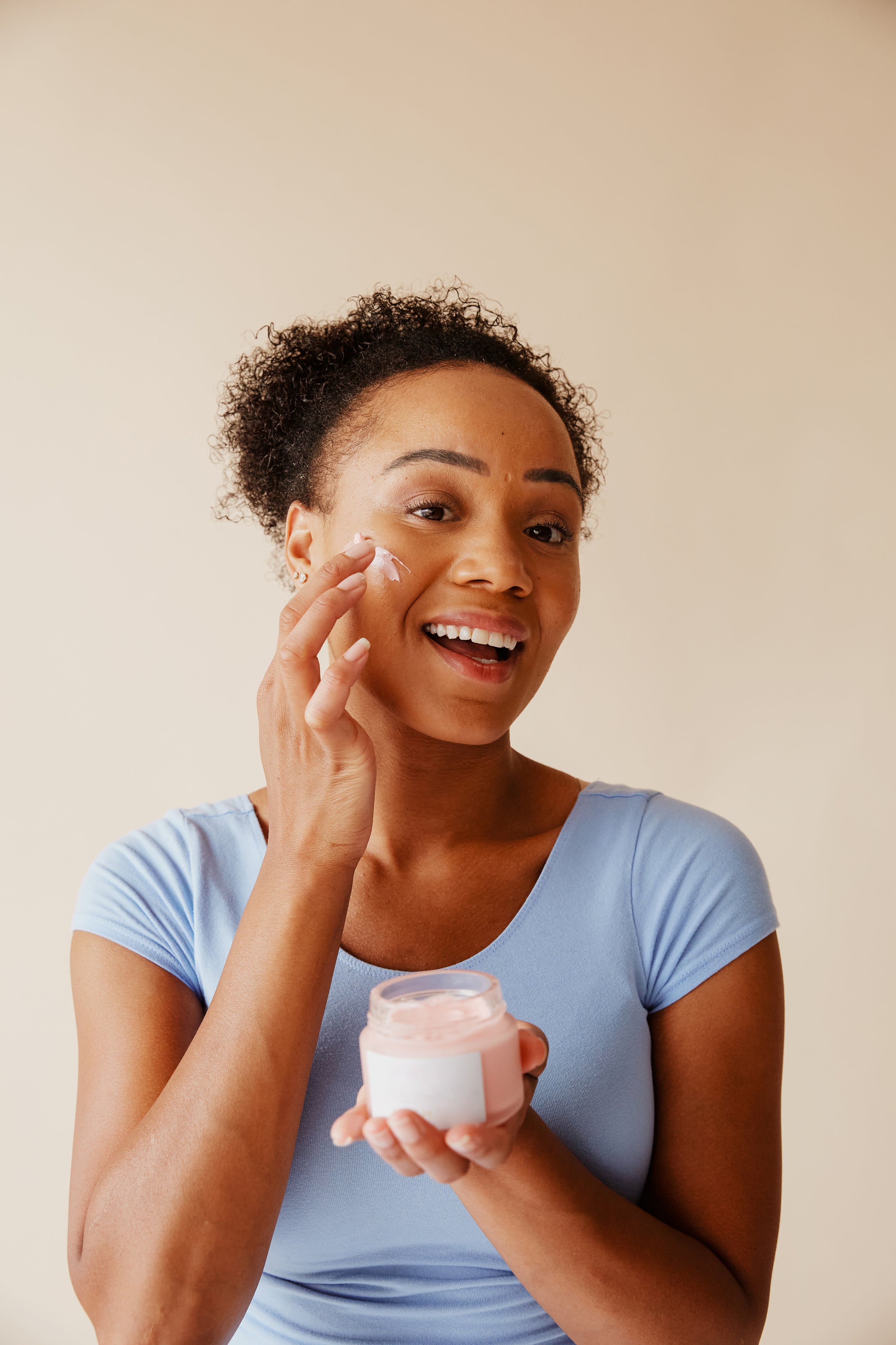files/woman-practicing-her-skincare-routine.jpg